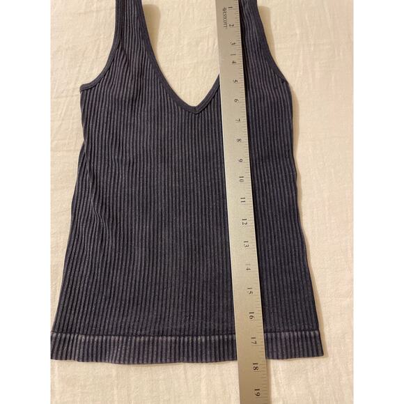 Aura Women's Size XXS/XS Crop Tank Top V-neck  Rib Knit Tight Fitting‎ Blue - Picture 3 of 5
